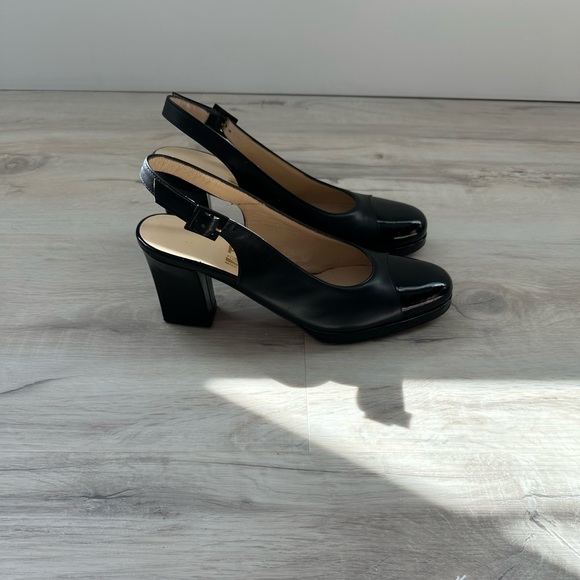 Vintage Ferragamo Nero Patent Calf Slingback Heels
- Size (6.5) - Picture 5 of 10